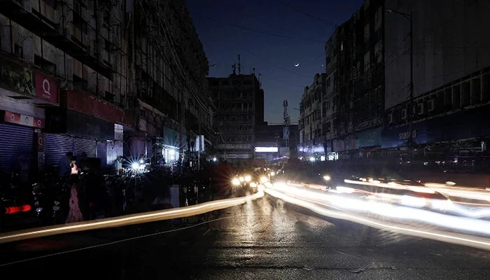 Karachi residents demand end to unannounced load shedding amid outages