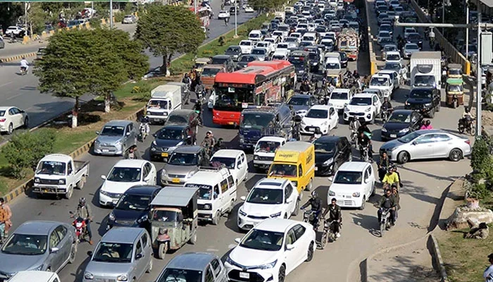 E-challans for lane violations on Karachi’s Sharea Faisal from June 1